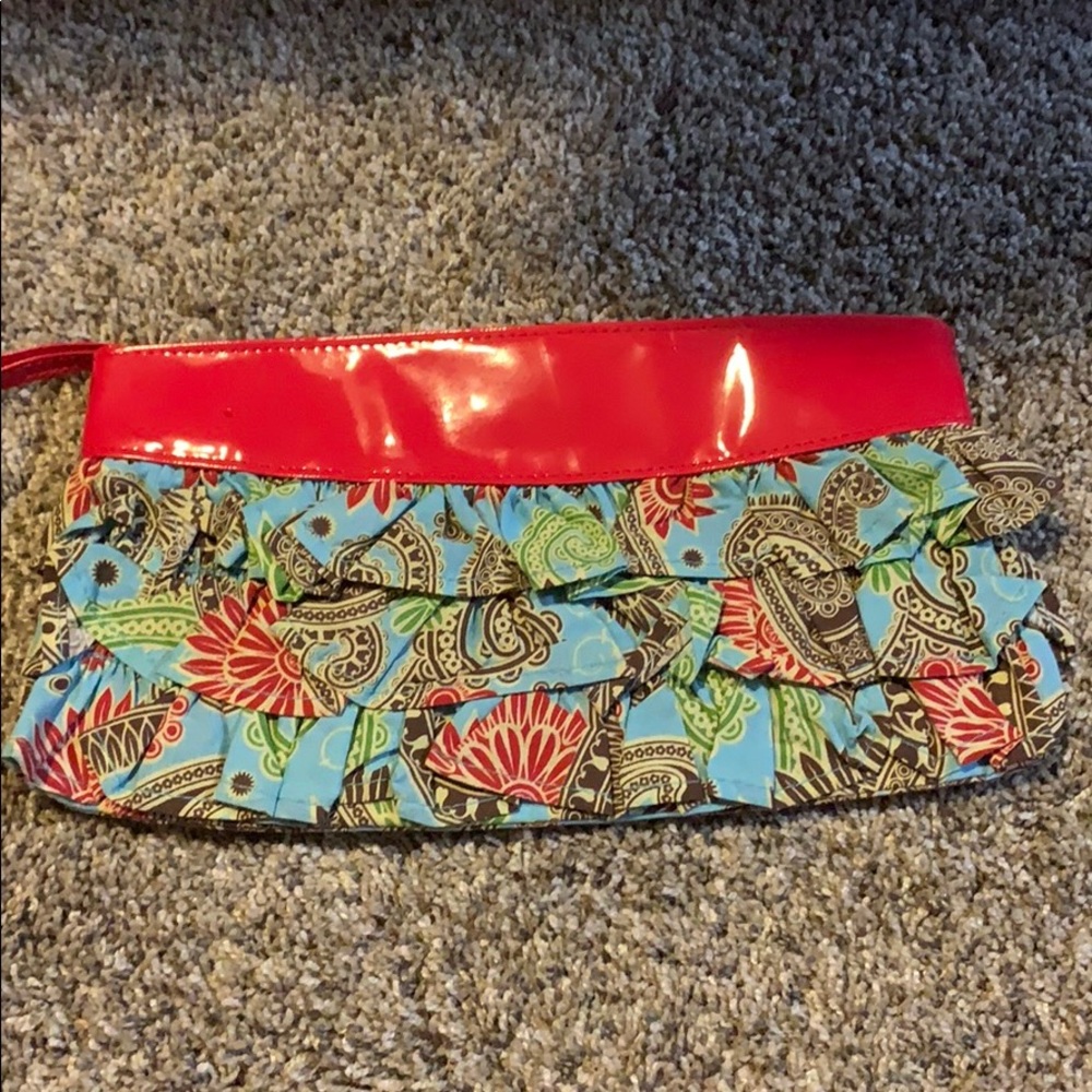 patterned clutch
